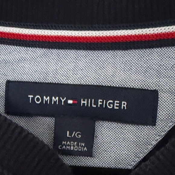 Bundle 2 for $20 | Tommy Hilfiger VTG pullover - Picture 4 of 4